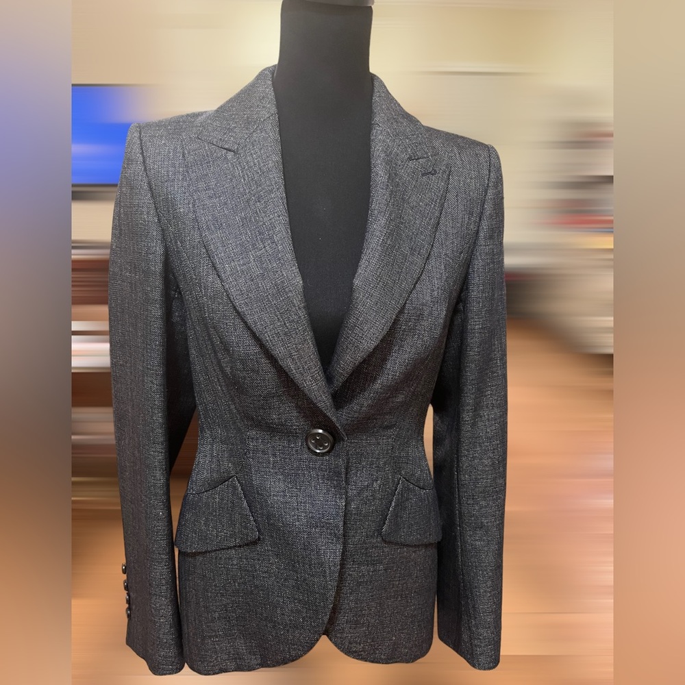 ESCADA Women Tailored Hourglass Blazer in Grey Wool - Picture 3 of 15